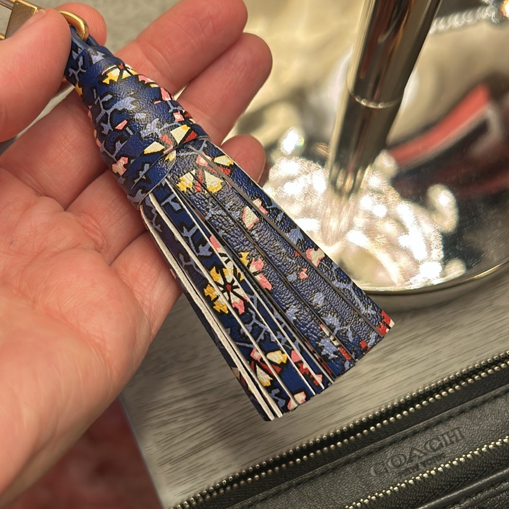 TORY BURCH Tassel - Blue Wild Pansy Floral